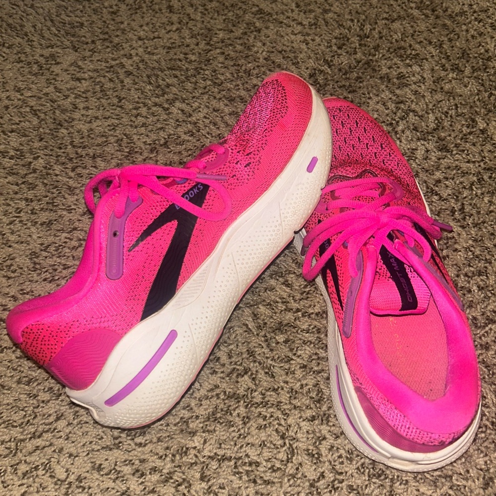 Brooks Women's Vibrant Pink Athletic Shoes - Picture 2 of 5
